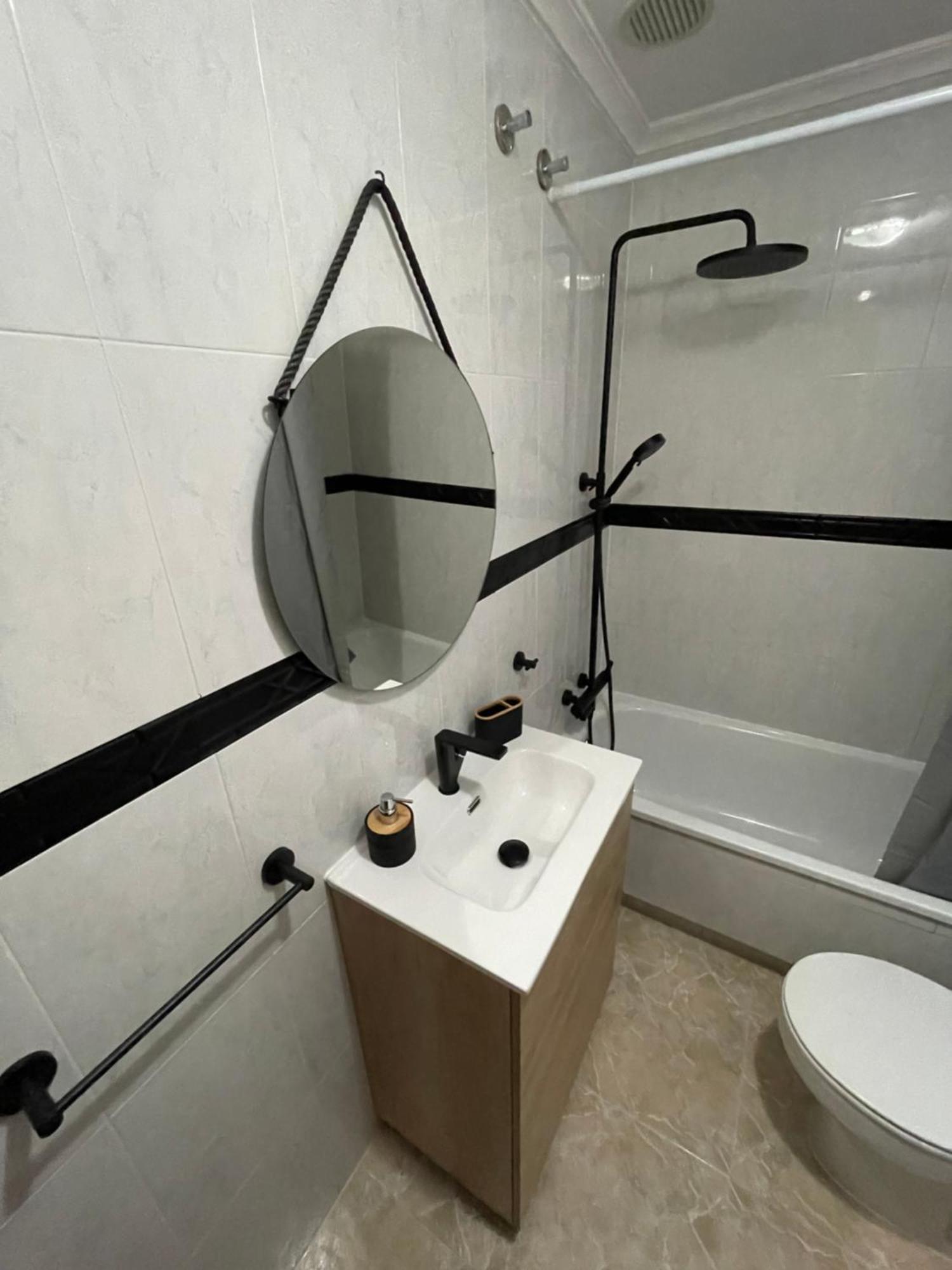 Superior La Playa! 3 Bedrooms! 2 Baths! Air Condition! Side Sea View! Apartment Torrevieja