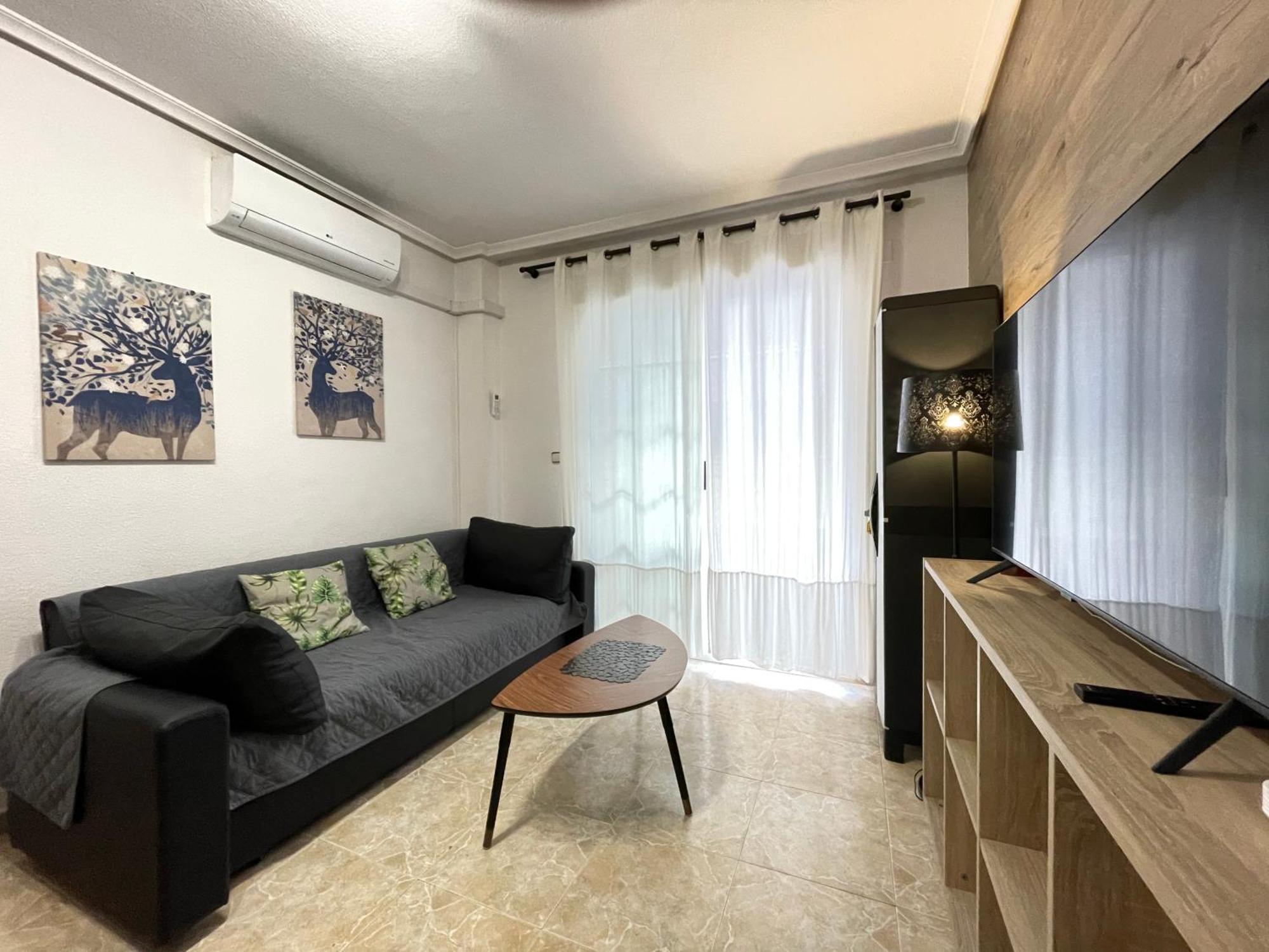 Apartamento Superior La Playa! 3 Bedrooms! 2 Baths! Air Condition! Side Sea View!