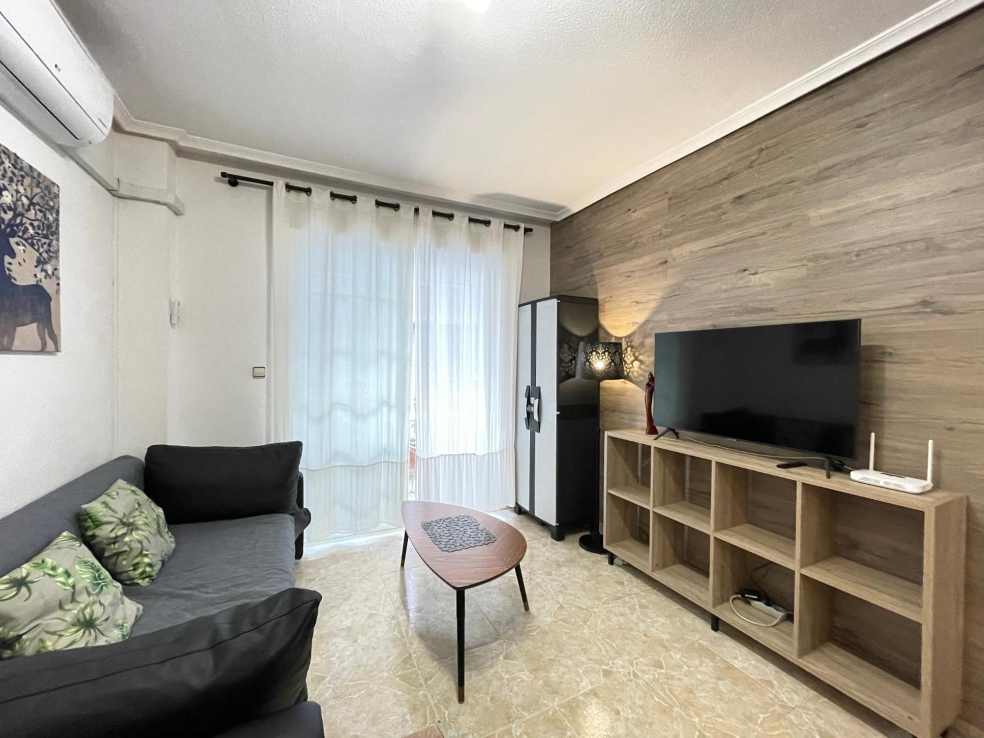 Superior La Playa! 3 Bedrooms! 2 Baths! Air Condition! Side Sea View!